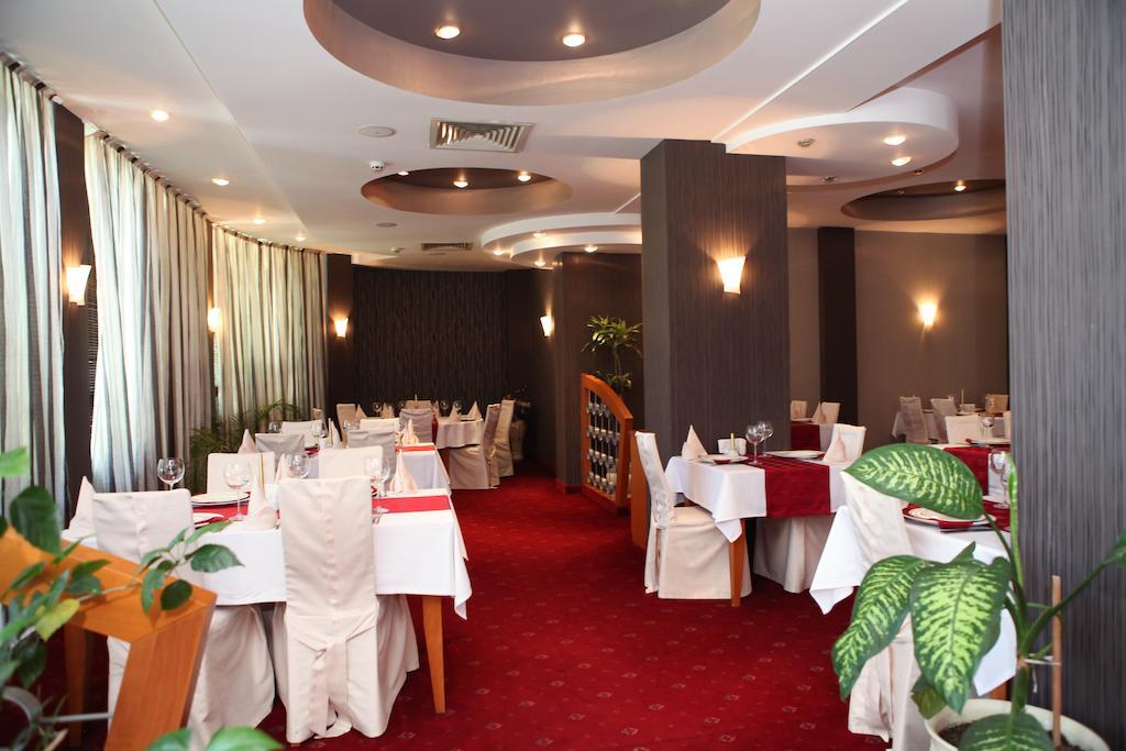 Hotel Perperikon Kardzsali Kültér fotó